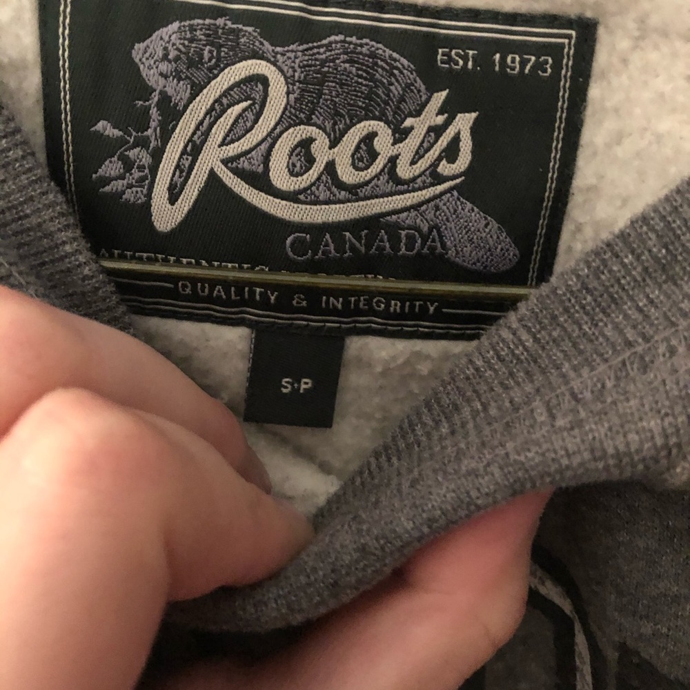 Roots crew neck